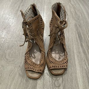 Only worn a couple times, good condition